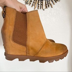 Sorel Joan of Arctic Wedge II Chelsea Boot Size 8